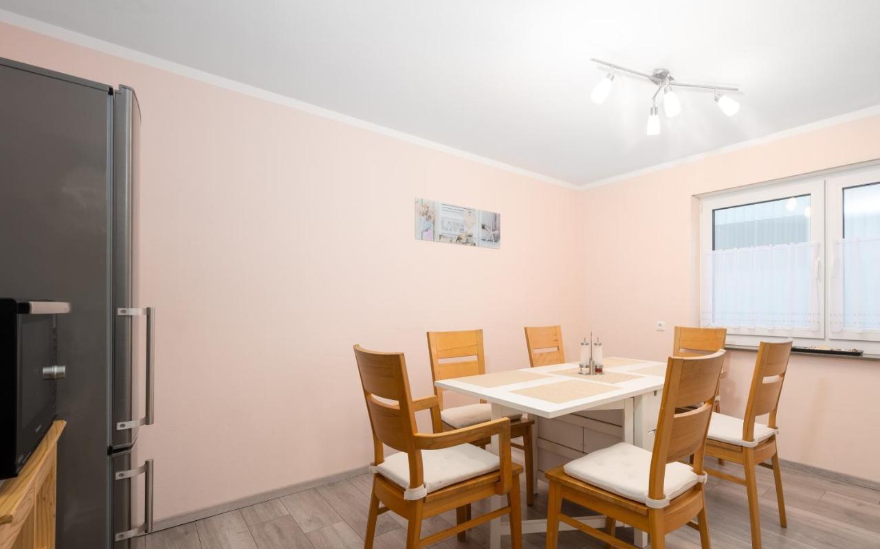 Familienfreundliche 3-Zimmer-Ferienwohnung Saal an der Donau Luaran gambar